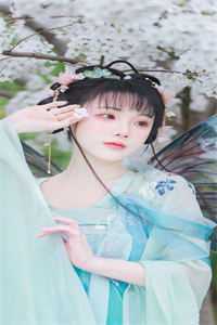 畅销书籍妖异都市：开局女上司要吸我血