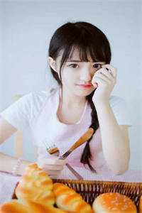入赘为婿后，他只想吃软饭