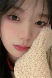 在他的手掌