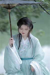 床头柜里的存货