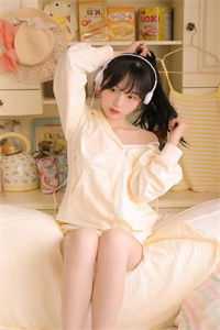 一个漂亮女子