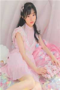 楼上一家少女礼服馆小爱