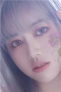 街头杂耍女
