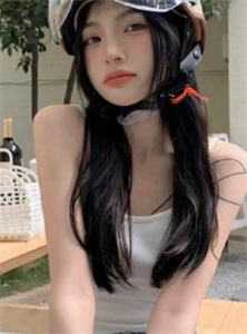 她伸出的手颜新月