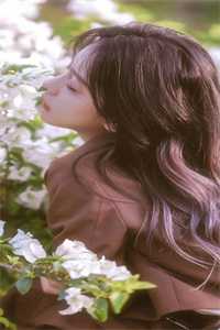 她视频里的癫婆富家女