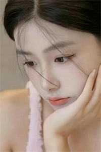 美艳跋扈的江湖混子梅妙妙