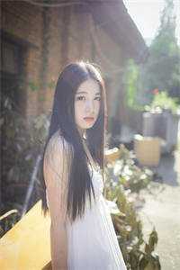 他圆润的杏眼