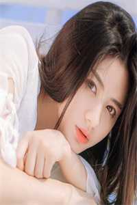 穆前辈身边