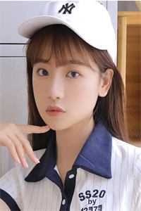 一个贫困女大伪装人类