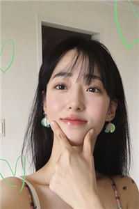 一张俊美如妖孽的脸
