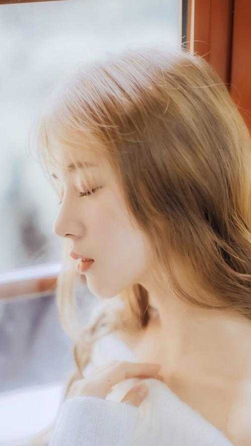 被偷听心声后，女配她弄崩了剧情