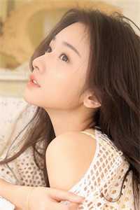 精品文妻子为陪男下属泡温泉，将女儿塞花瓶