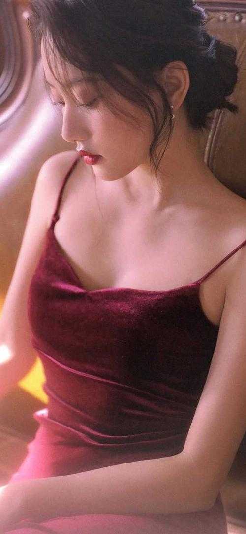 被取心头血惨死后，族人才知我是圣女精品